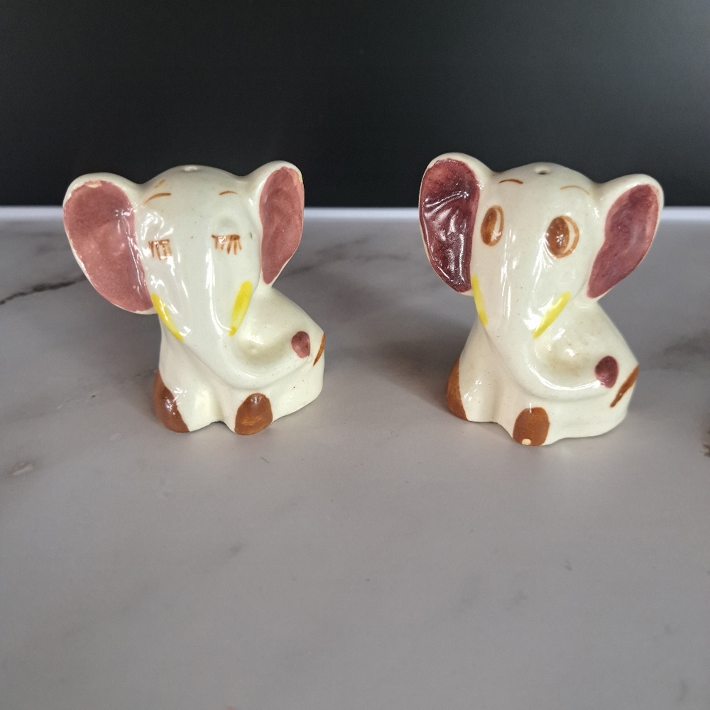 Adorable Elephant Salt and Pepper Shakers